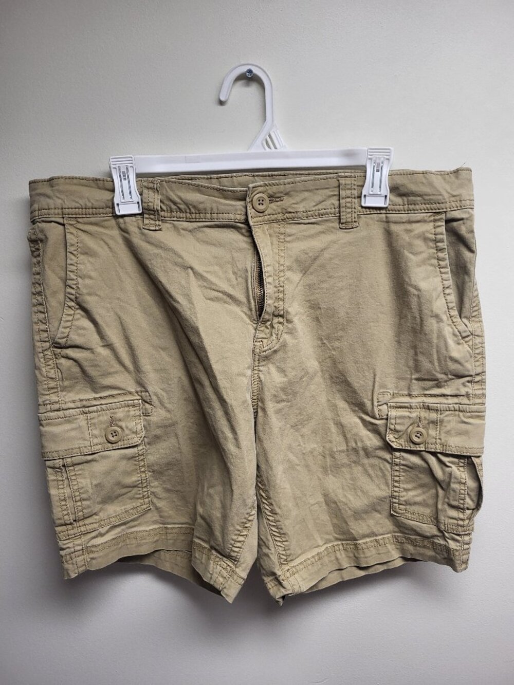 Mountain Ridge Men's Cargo Shorts Size 36 Khaki Beige Cotton Utility Casual